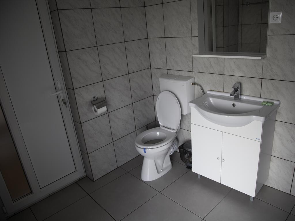 Vila Victoria Râmnicu Vâlcea Esterno foto