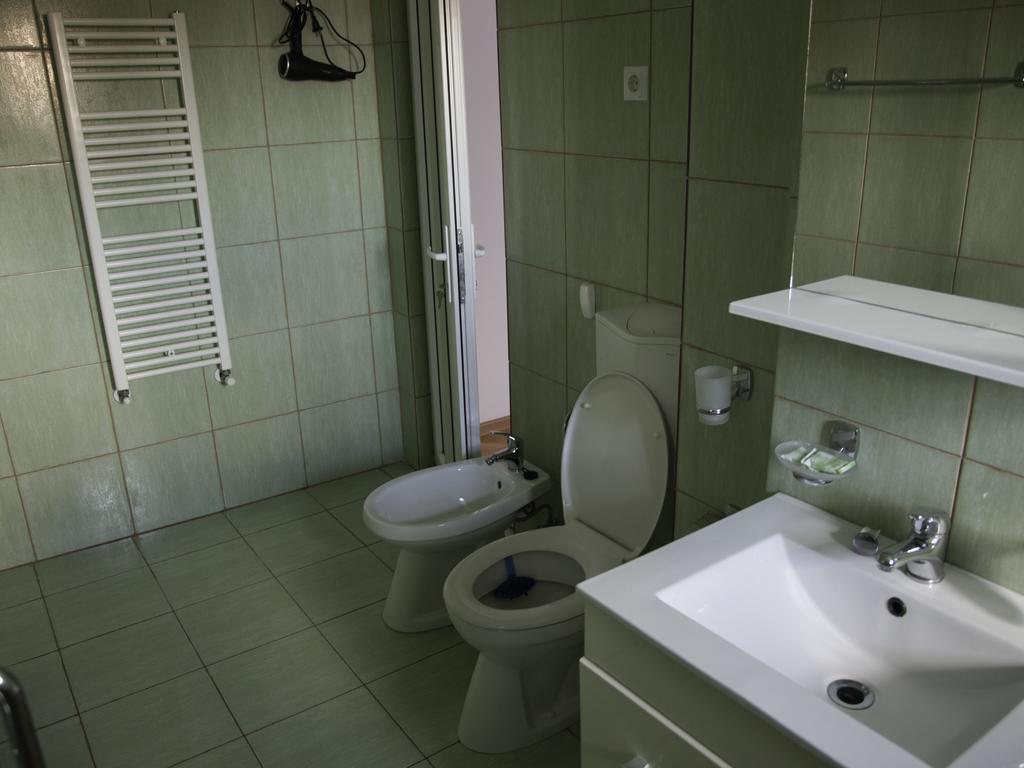 Vila Victoria Râmnicu Vâlcea Esterno foto