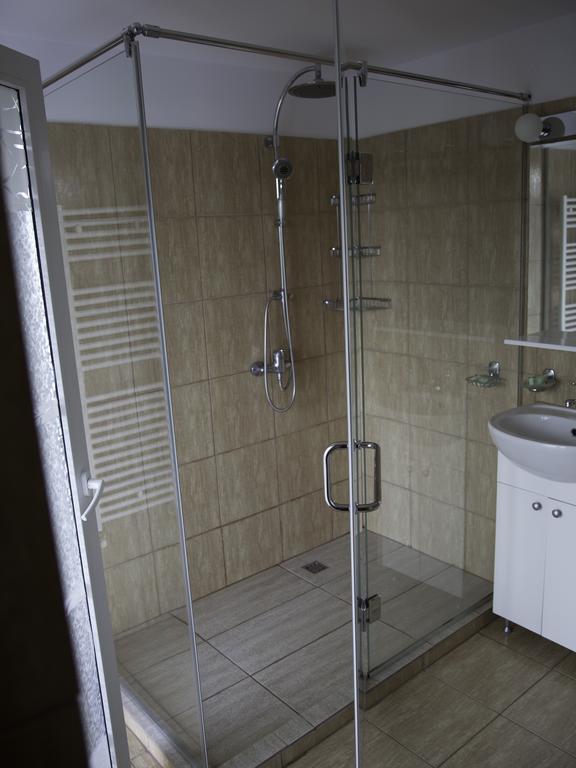 Vila Victoria Râmnicu Vâlcea Esterno foto